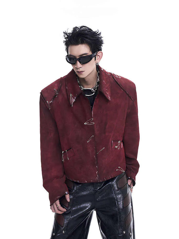 Men's loose fit thick quilted flocking decorative pin jacket coat in red with lapel collar