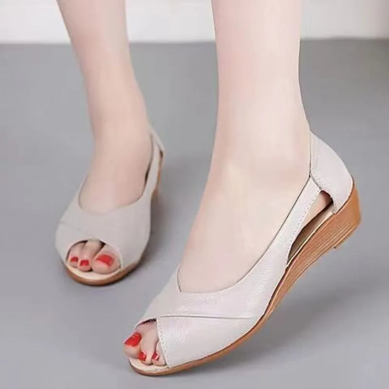 Casual peep toe women's sandals with mid heel, ankle buckle, and fish mouth toe bracket in black