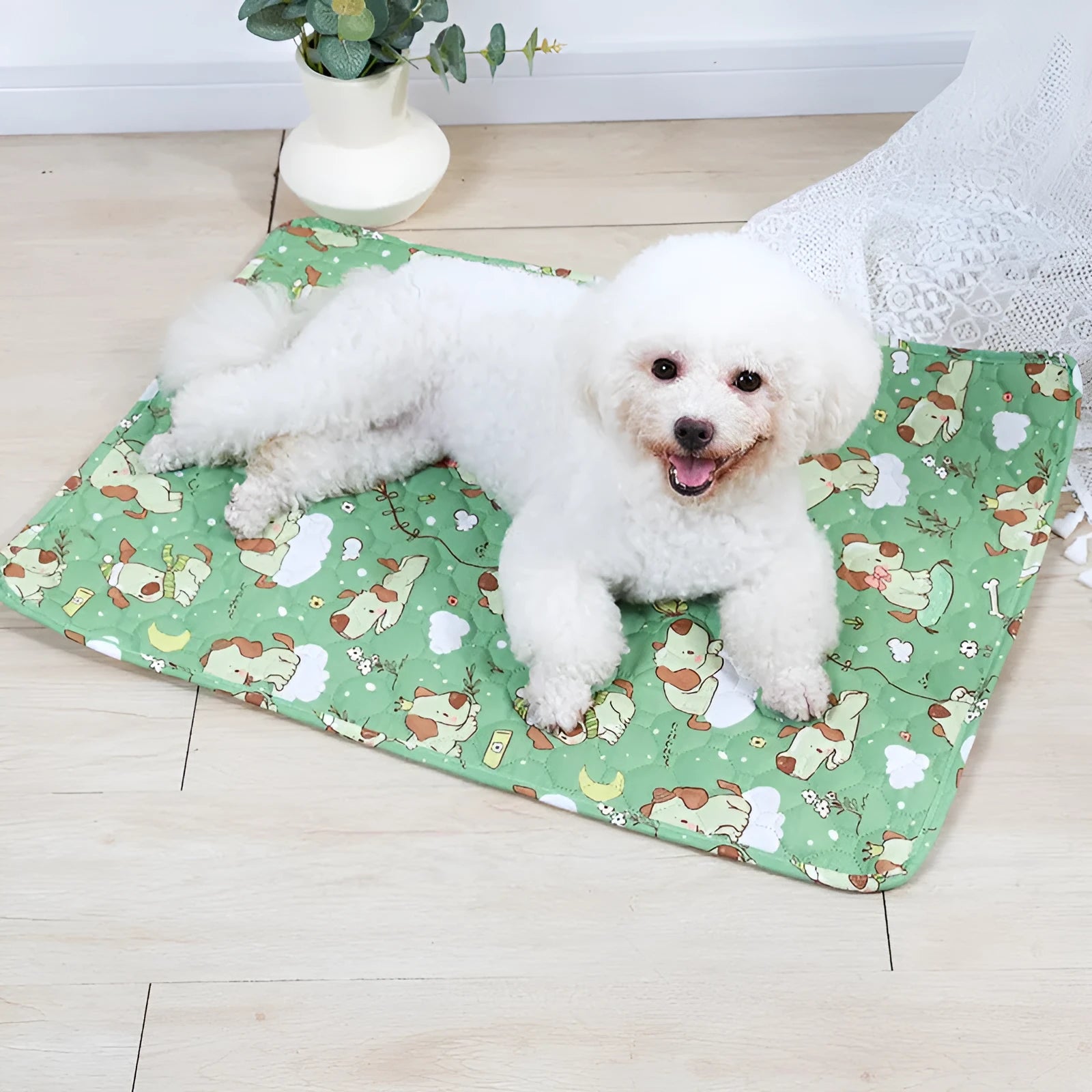 Reusable waterproof pet urine pad with anti-slip backing in various colours and sizes