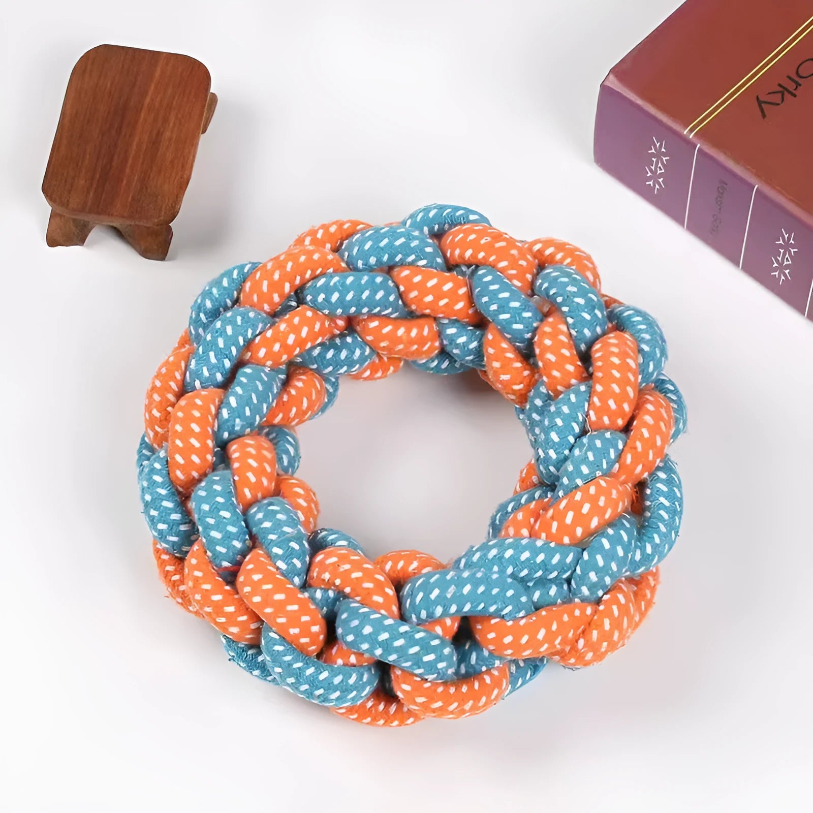 Cotton string molar braided ring knot toy for pets, 18cm diameter, random colour, on a white background