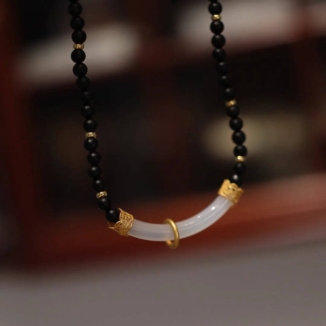 Natural frosty black agate and white chalcedony necklace with 925 silver U-shaped pendant on ball bead chain