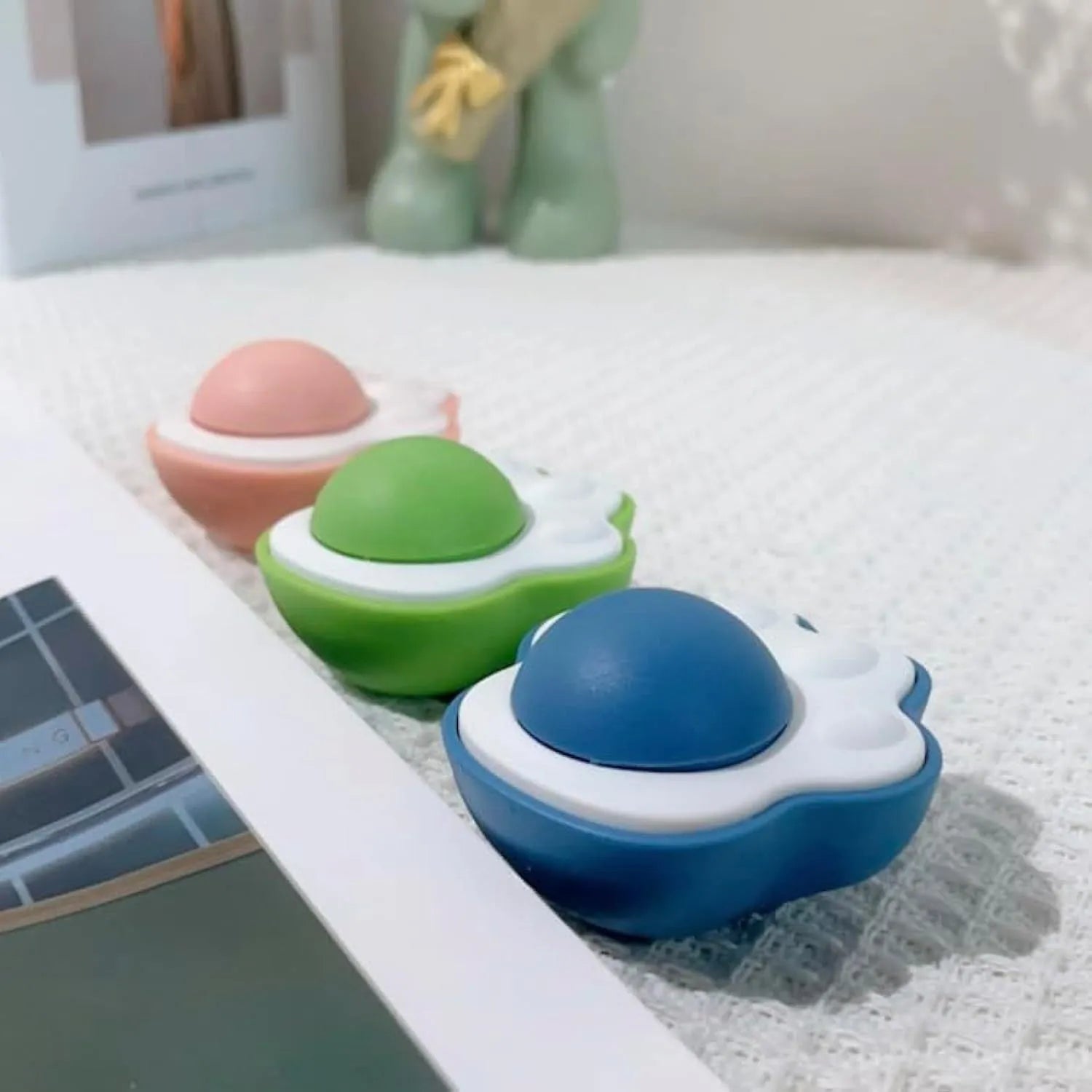 Plush catnip mouse toy for dental cleaning with blue, green and pink colour options showing 45mm size