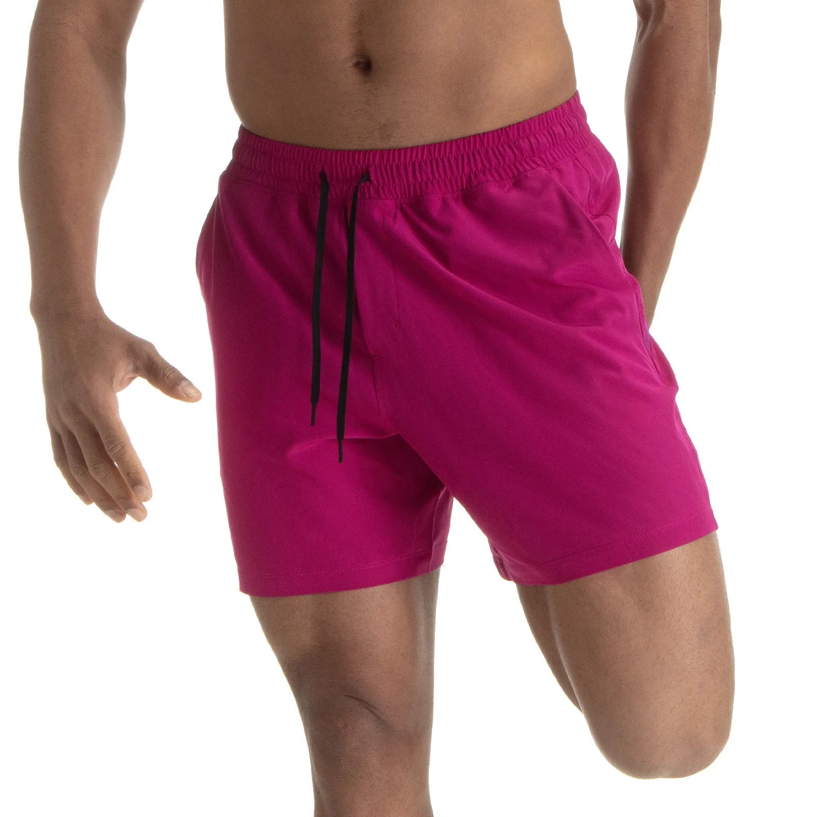 Men's quick-drying mesh stitching casual shorts in black for running and basketball with polyester fabric