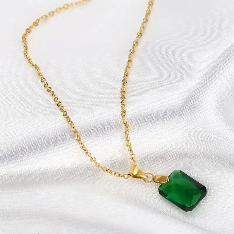 Copper rectangular geometric pendant necklace with quadrilateral design and O-ring chain in XL1006 green colour