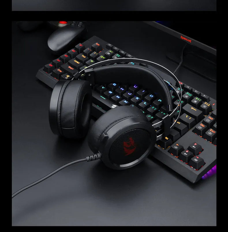 Black wired computer gaming headset with 2-metre cable and 3.5mm interface plug