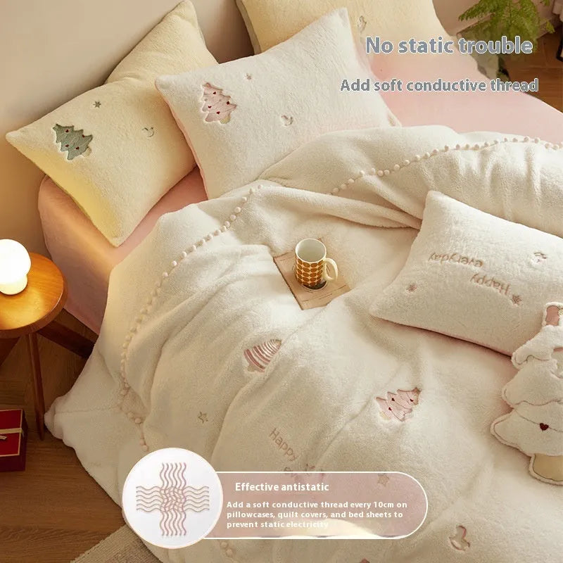 Milk fibre bedding set with printed Christmas tree pattern on quilt cover and pillowcases