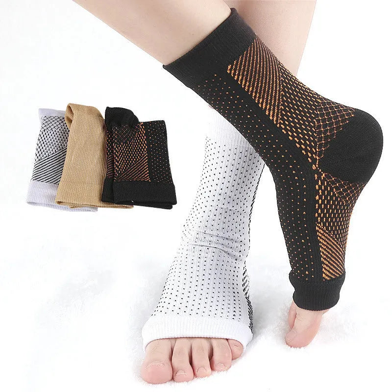 Korean-style invisible pressure sports foot sock in white, short tube nylon compression design for basketball