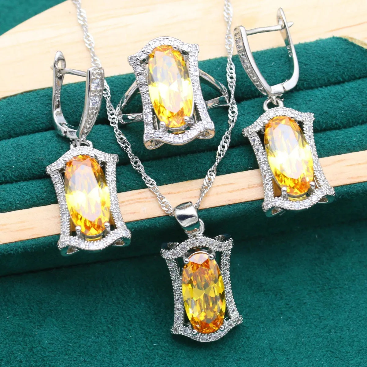 Women's anti-allergy zircon jewellery set with snake chain necklace, earrings, ring and bracelet in yellow alloy