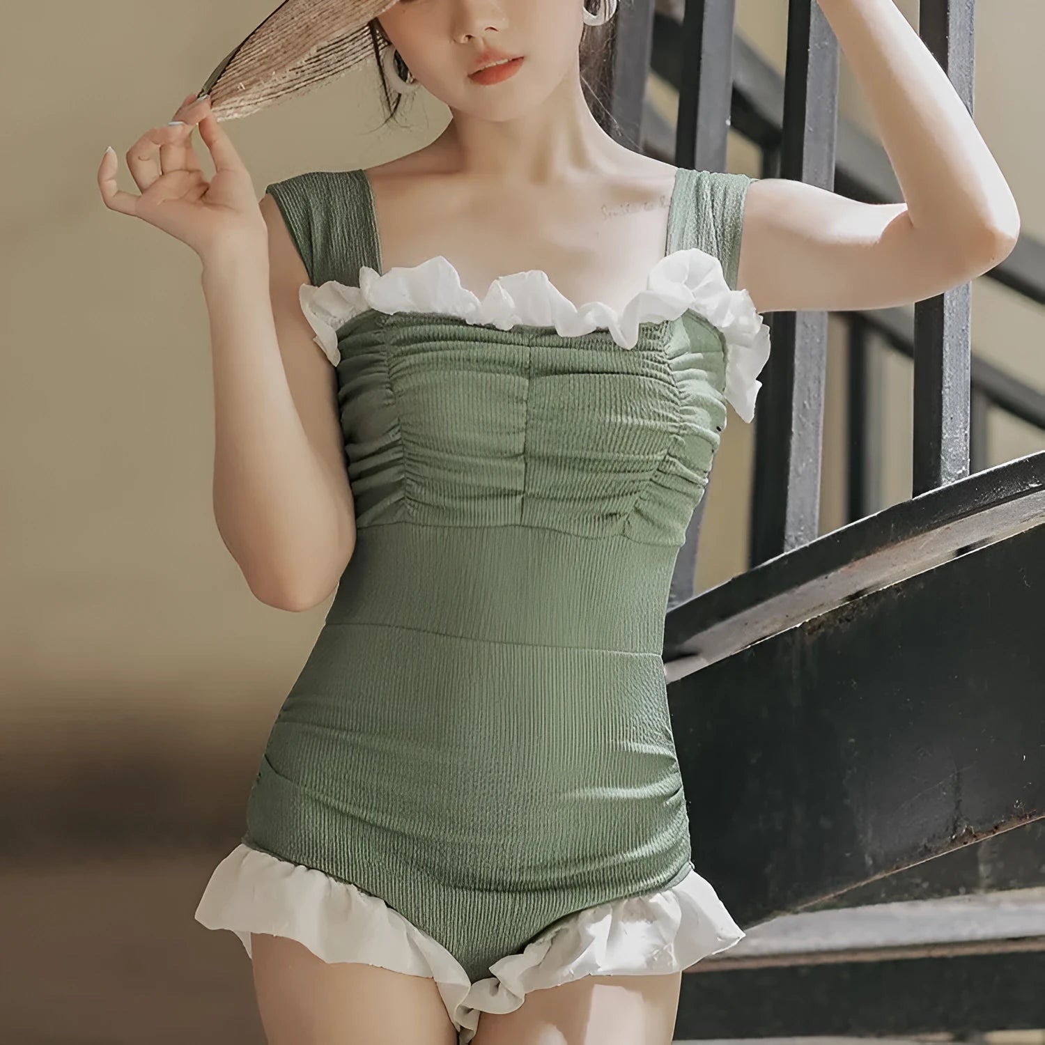 Triangle quick-drying slimming one-piece swimsuit for women in black, green, or pink, sizes M L XL