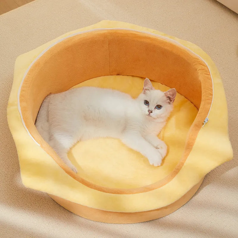M-size insulated outdoor cat kennel with waterproof roof and washable cushion, shown disassembled