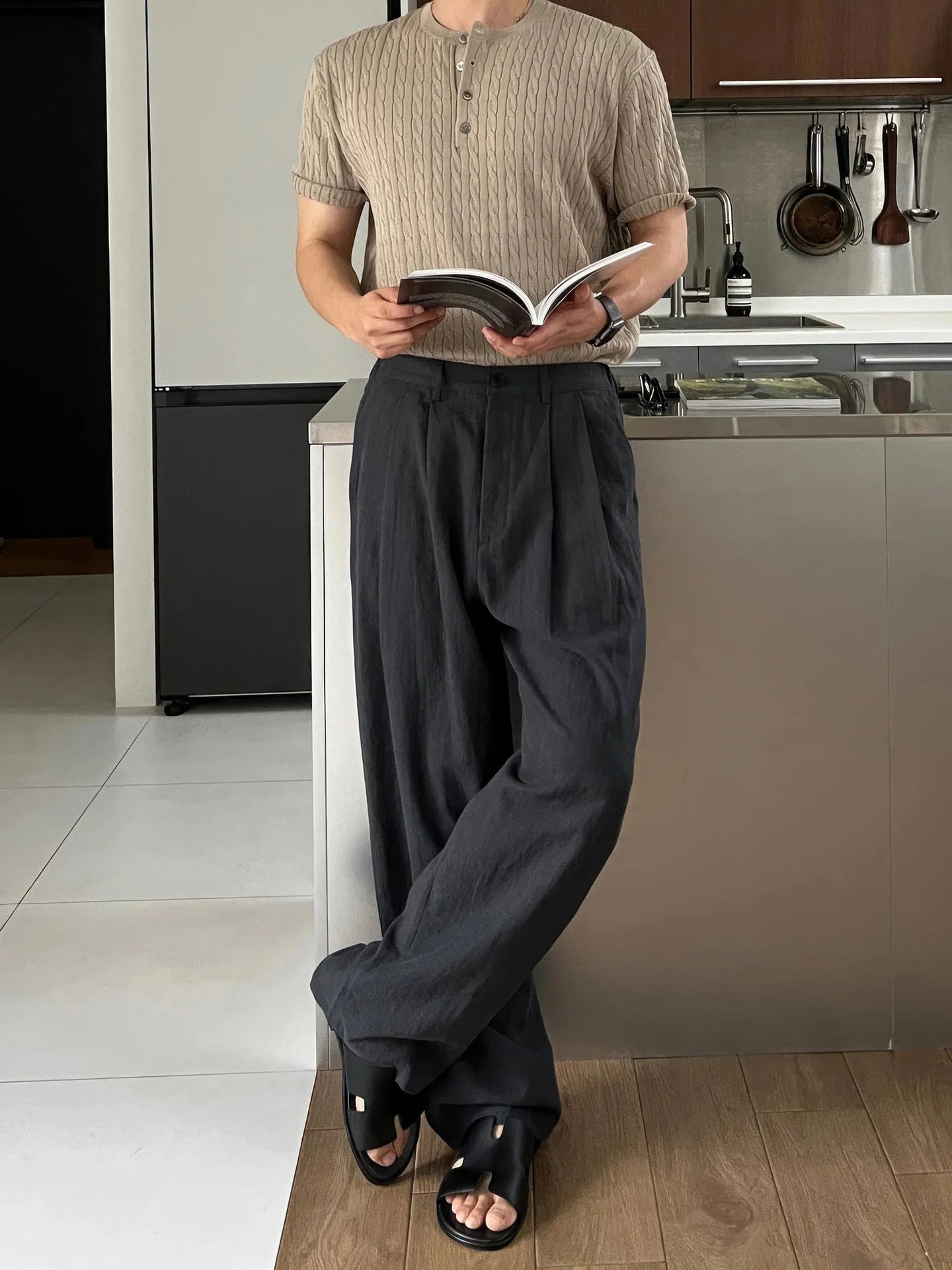 Men's Japanese-style army green drawstring leisure trousers with elasticated waist and loose fit