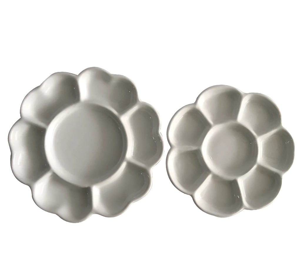 White ceramic plum blossom shaped painting palette for watercolour, acrylic and oil paints