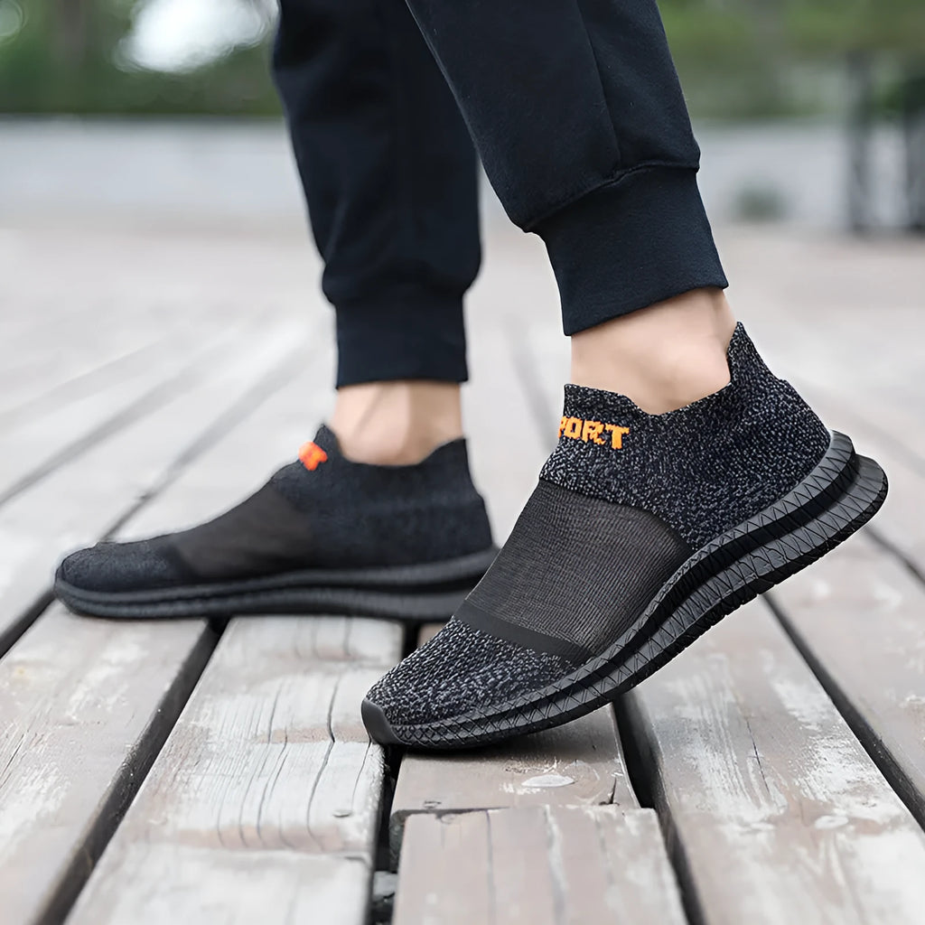 Flyknit sports socks shoes in multiple colours with lace-up closure and low-top design