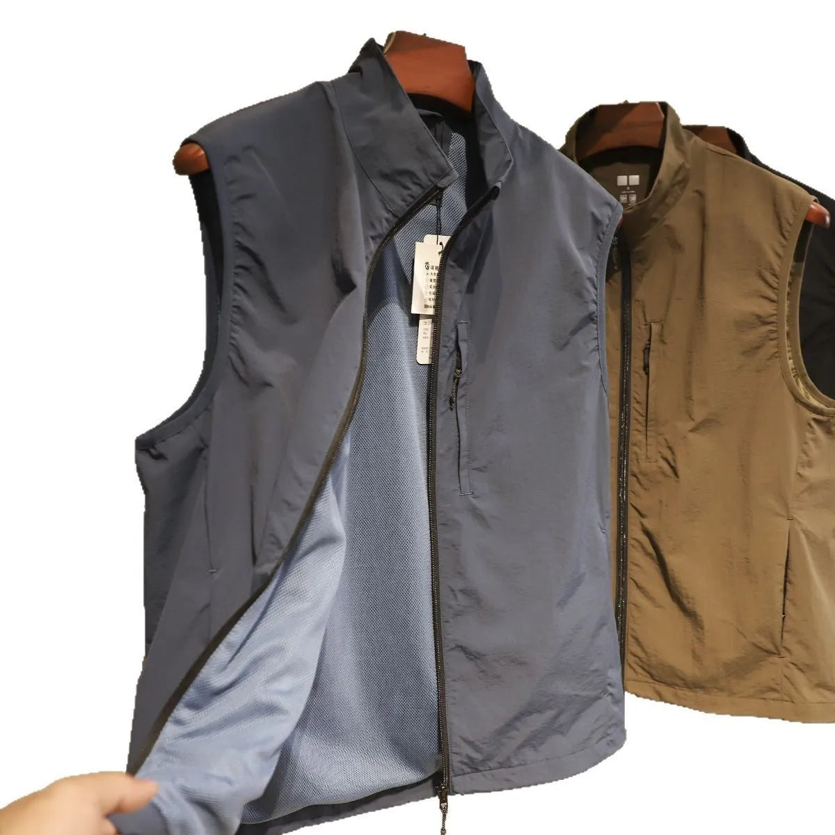 Men's solid colour nylon bandage vest with side seam pockets in straight cut design