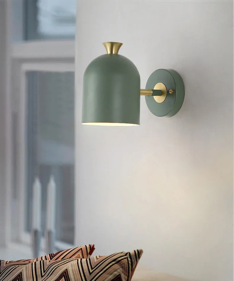 Single-head aluminium bedside wall lamp with mirror front in choice of four light colours