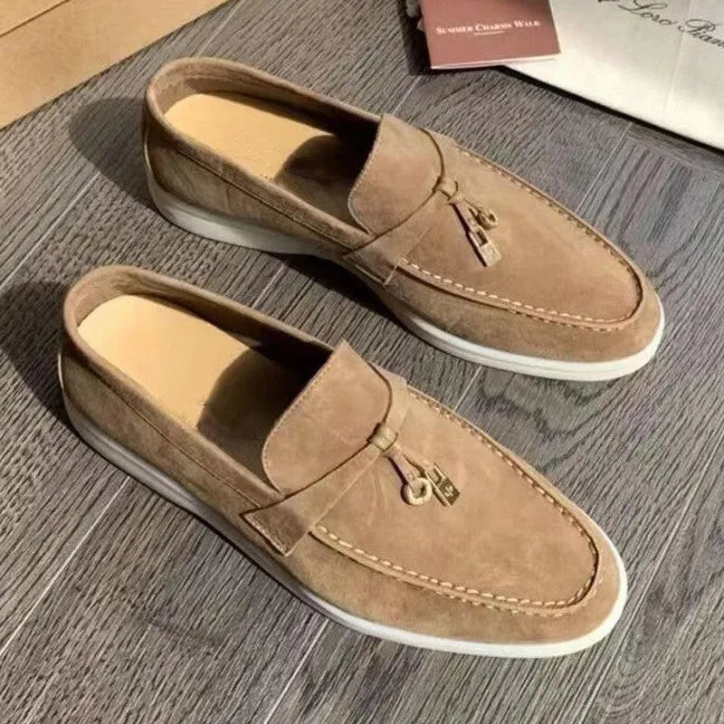 Gommino slip-on loafers with artificial PU upper, rubber sole, and round steel-reinforced toe cap