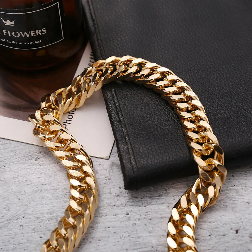 Women's gold electroplated thick chain necklace with 32cm length and alloy construction
