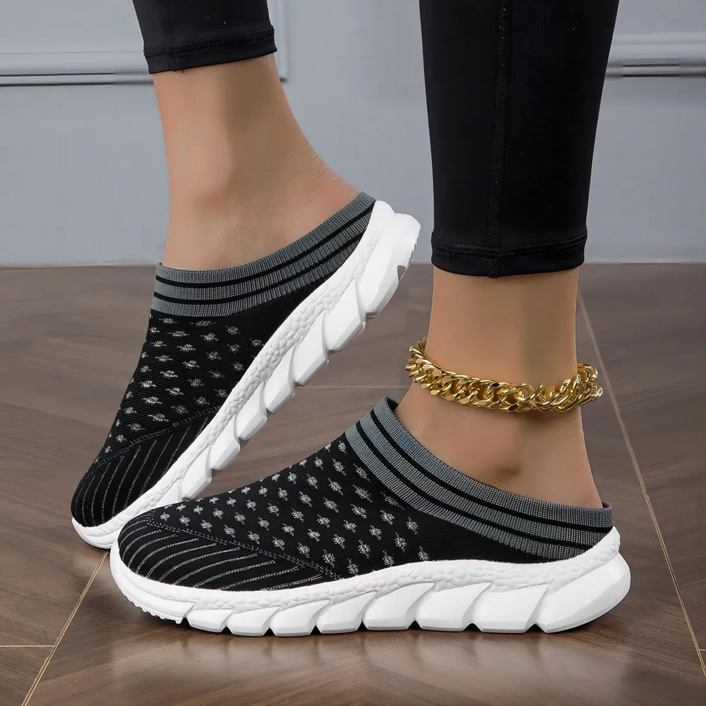 Women's Flyknit sports slippers with striped pattern and hollowed-out breathable design in black colour