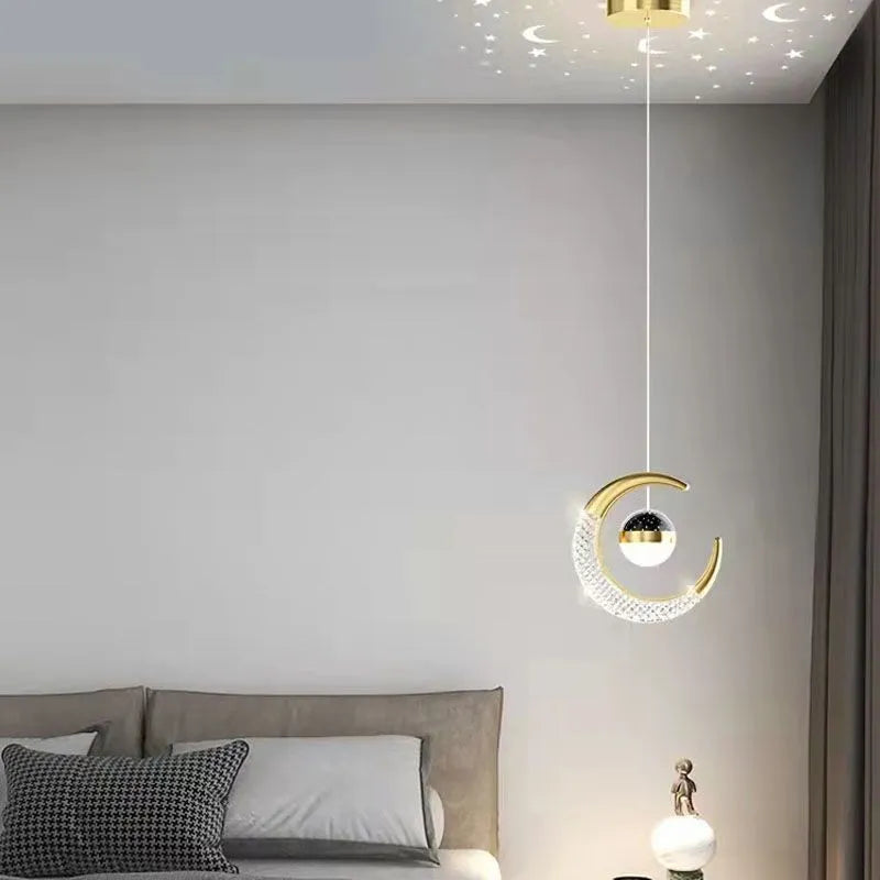Adjustable pendant light in gold finish with three-colour dimming for living room and dining room