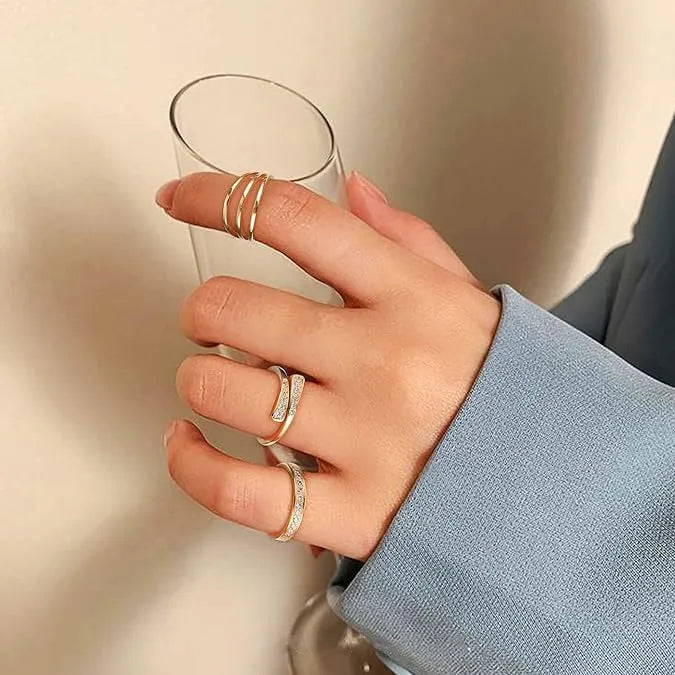 Geometric toe ring with gold plating in rhinestone or water drop design