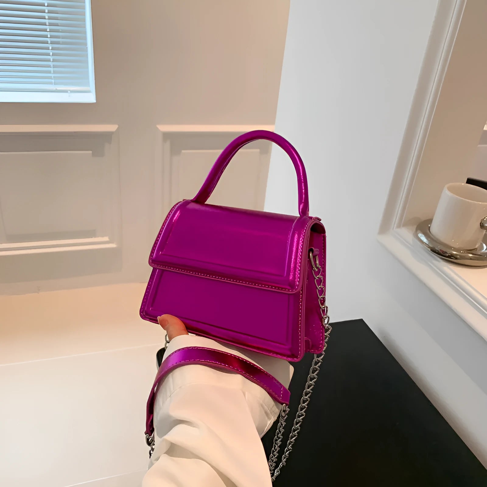 Retro PU crossbody bag in horizontal square shape with sewing line details