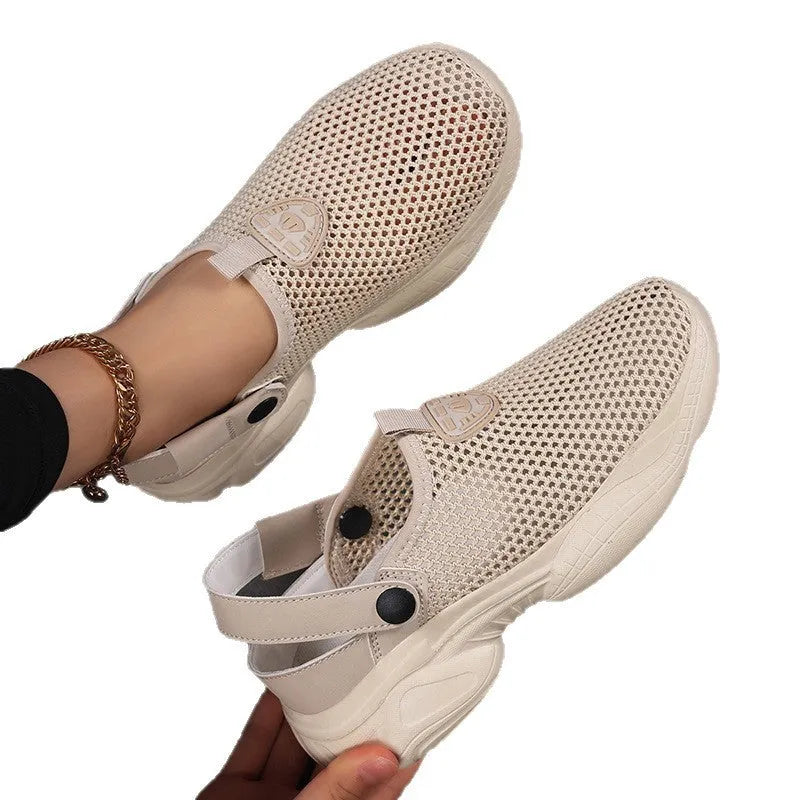 Women's breathable lightweight casual sports sandals in beige with Flyknit upper and round toe shape