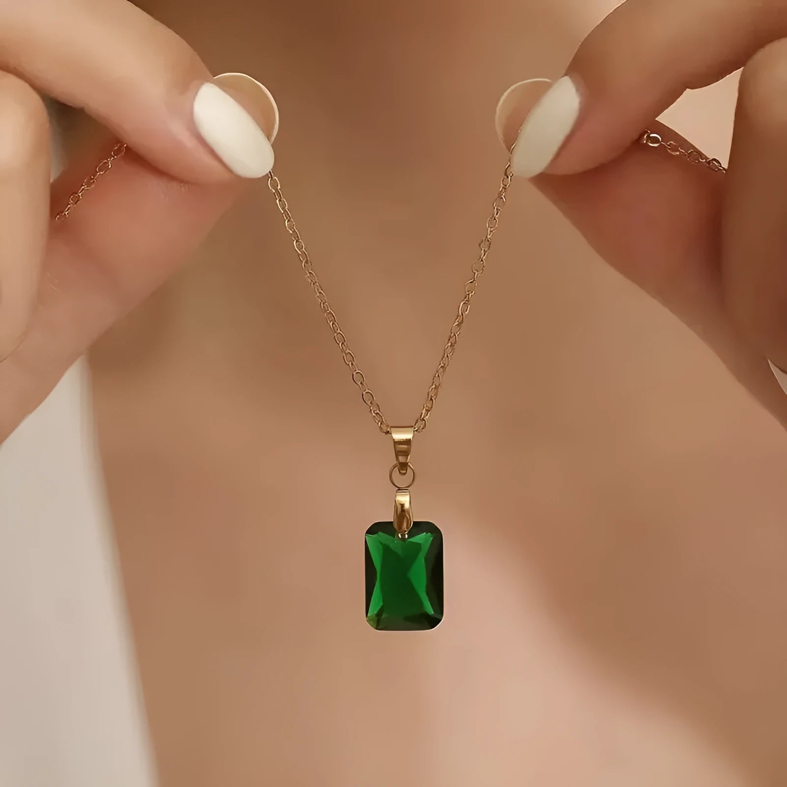 Copper rectangular geometric pendant necklace with quadrilateral design and O-ring chain in XL1006 green colour
