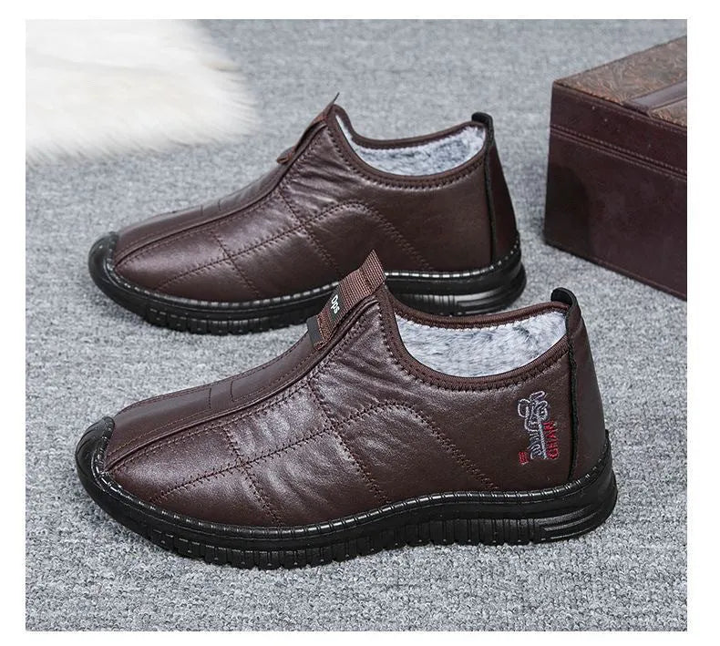 Winter men's padded non-slip cotton boots in brown with buckle fastening and platform sole