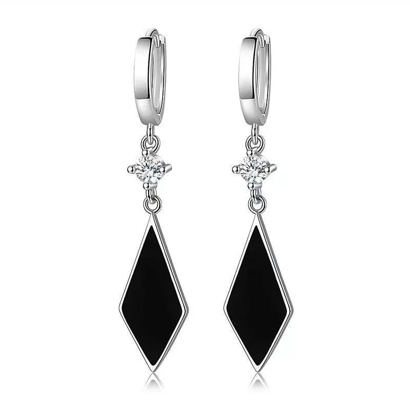 Silver geometric diamond earrings with vintage design on zinc alloy base