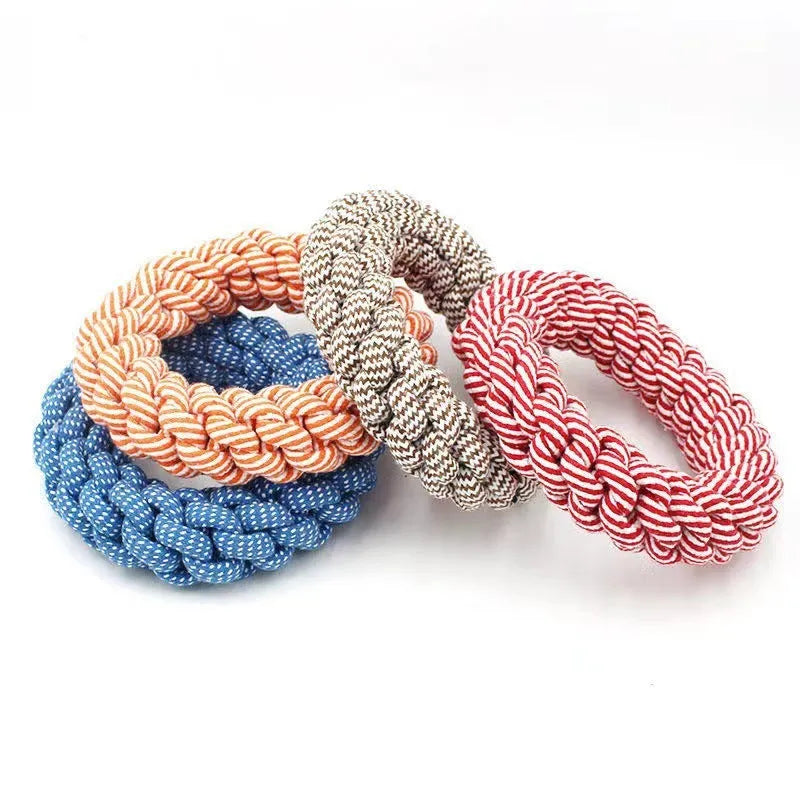 Cotton string molar braided ring knot toy for pets, 18cm diameter, random colour, on a white background