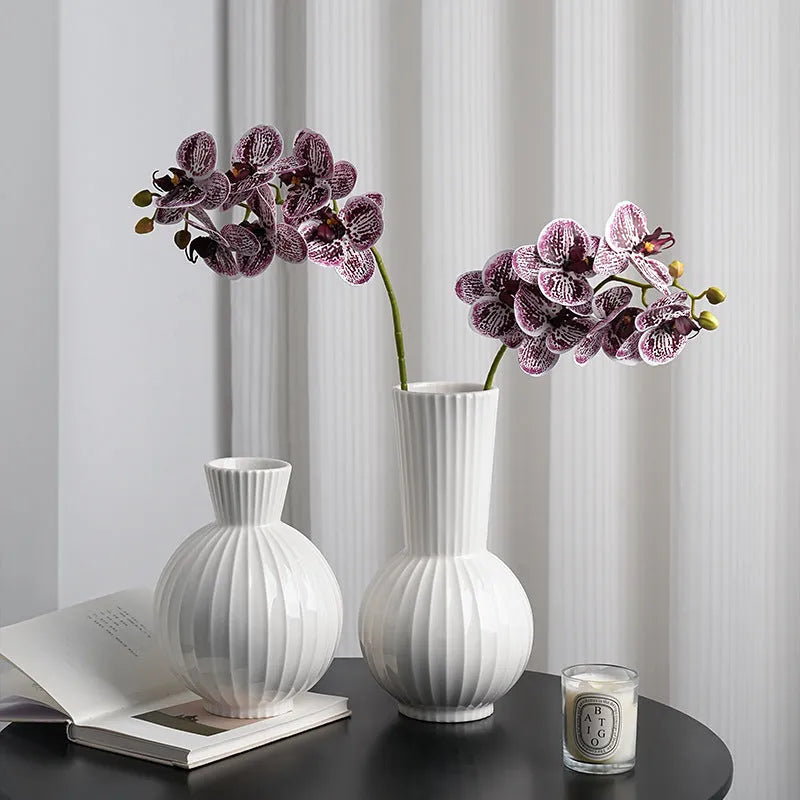 White striped ceramic ball vase in American country style for table decoration