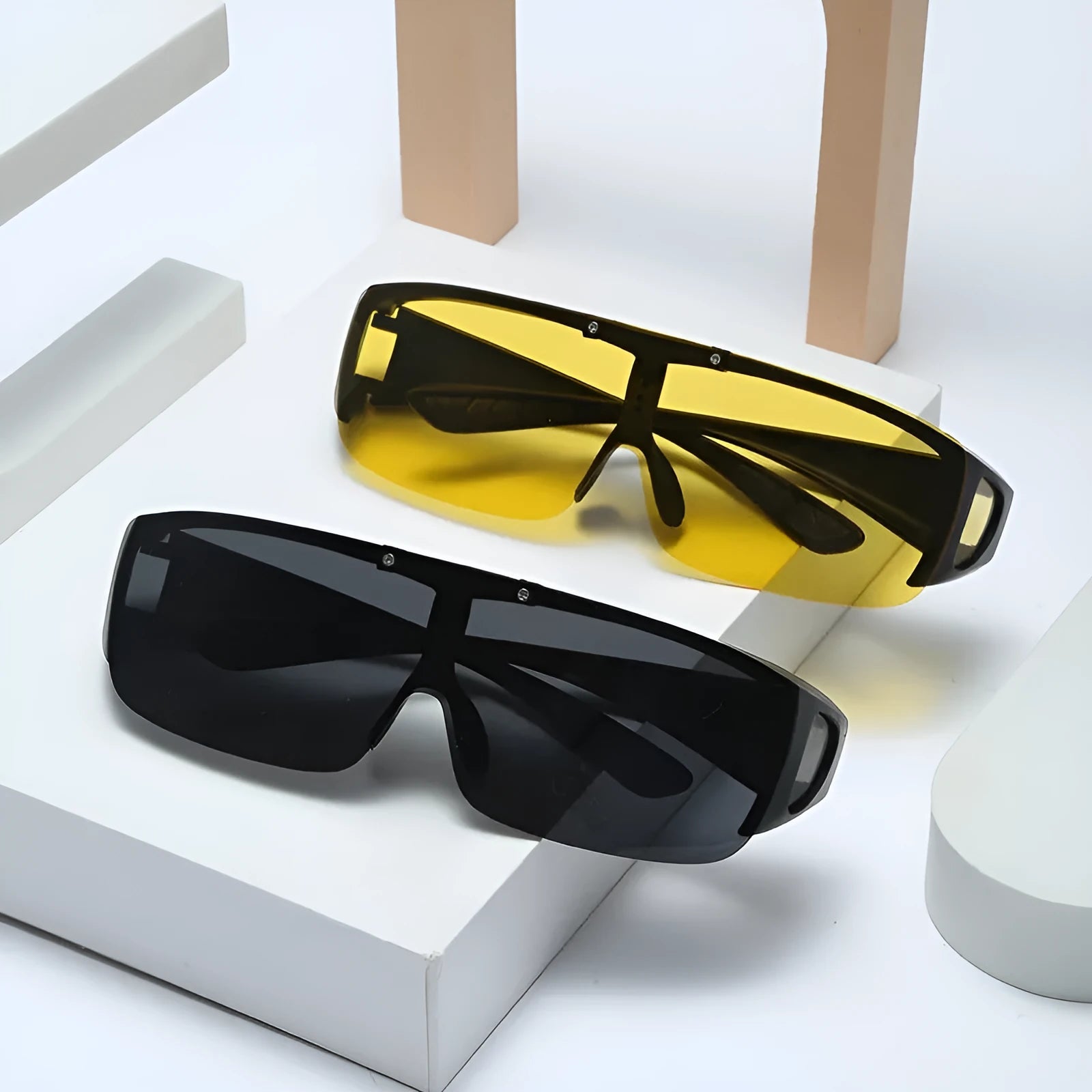 Polarised prescription sunglasses with one-piece lens construction for outdoor sports