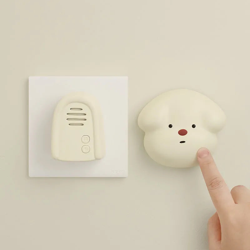 Wireless plug-in self-generating beeper doorbell in milky yellow or white for household use