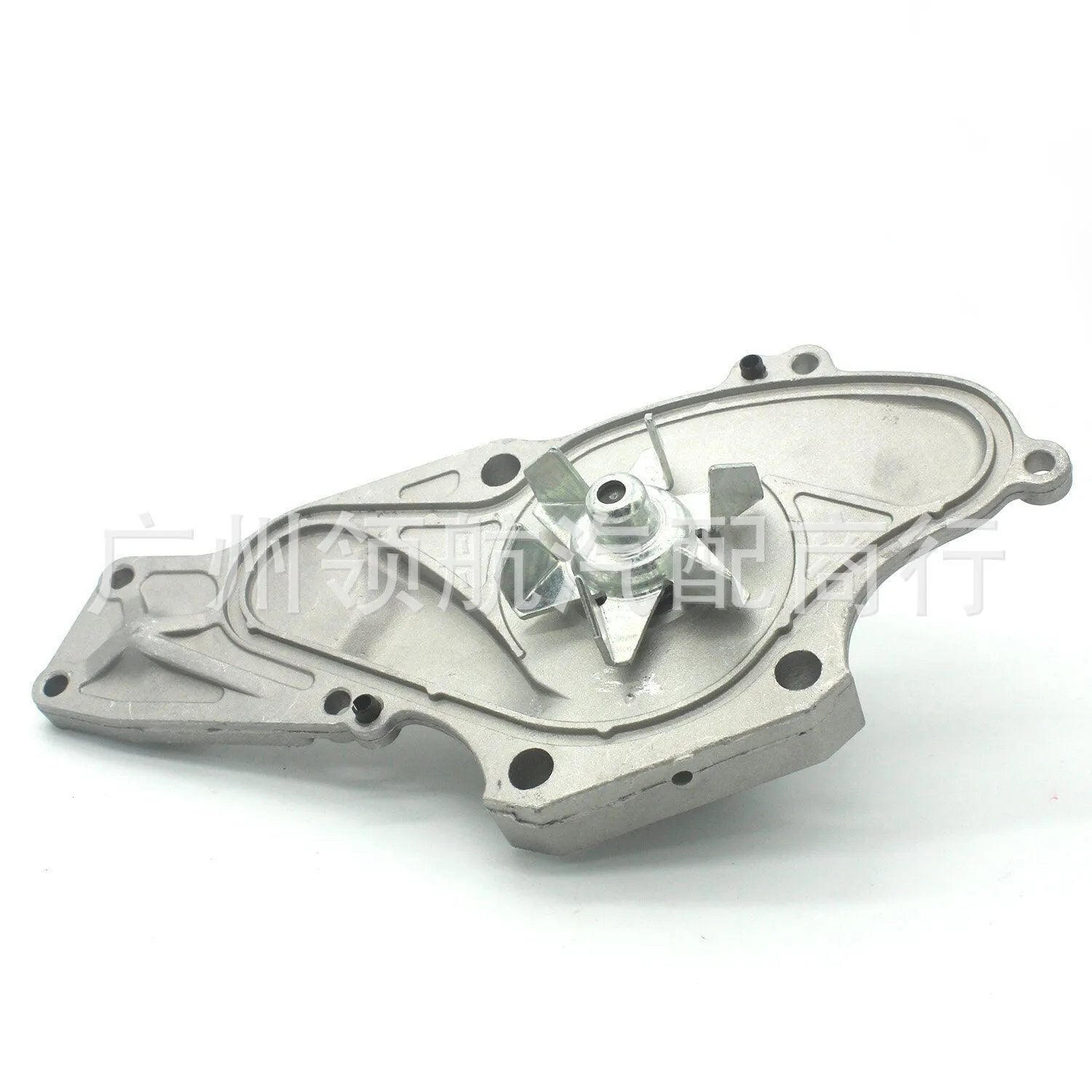 Metal belt and water pump assembly components measuring 28x18x16 cm