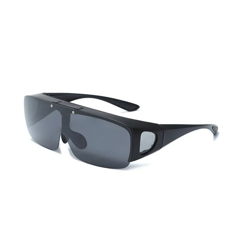 Polarised prescription sunglasses with one-piece lens construction for outdoor sports