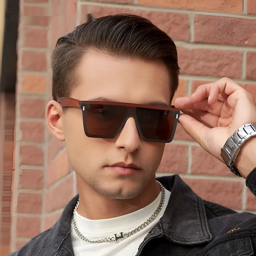 Polarised sun-resistant sunglasses with sand black frame and gray lenses for driving and outdoor use