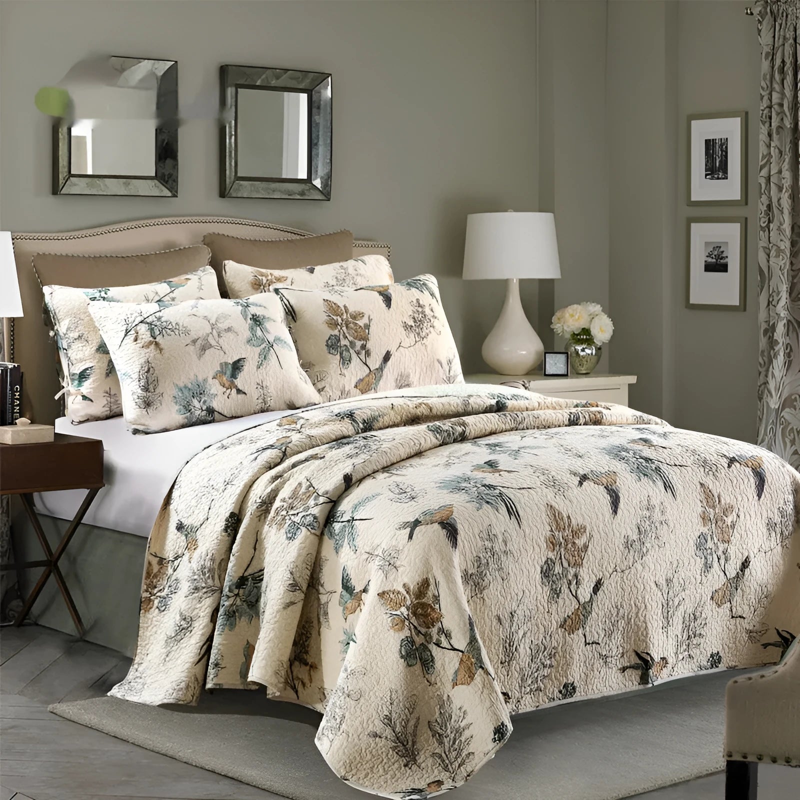 Quilted cotton bed cover set with printed pattern for 1.5-1.8m bed including bedspread and two pillowcases