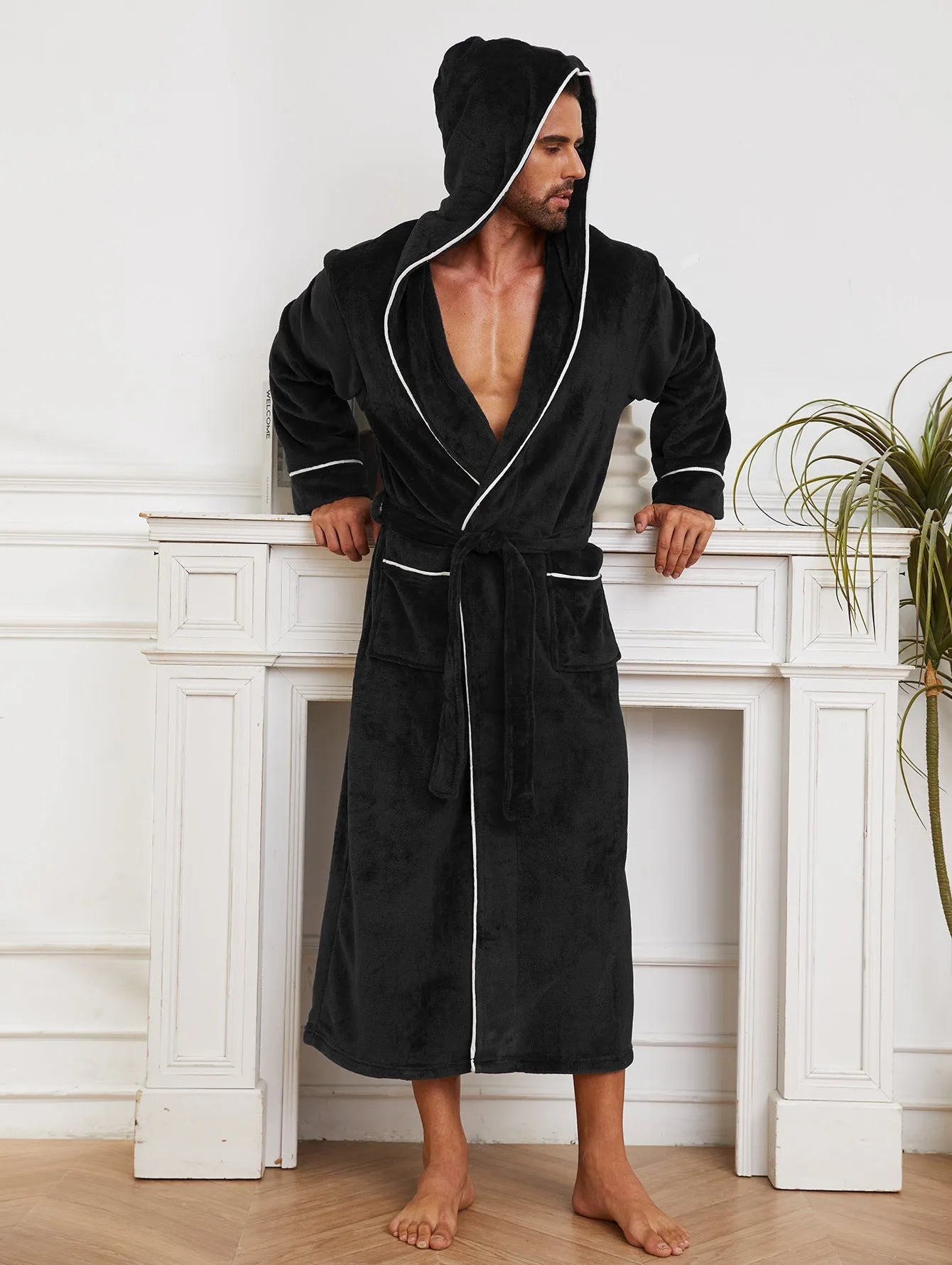 Fashion men's flannel bathrobe in dark blue, polyester fibre, for autumn winter, sizes M to XXL, European style