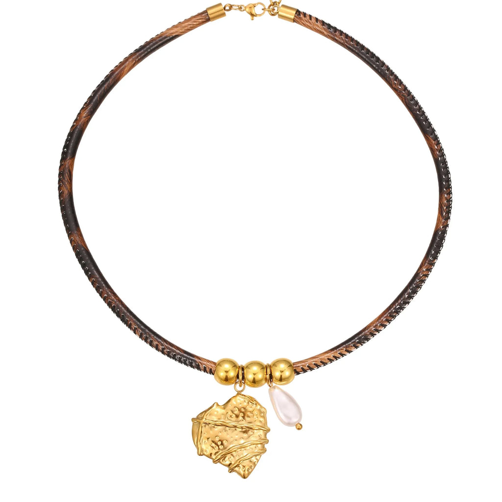 Women's stainless steel necklace with geometric leopard pendant on adjustable chain