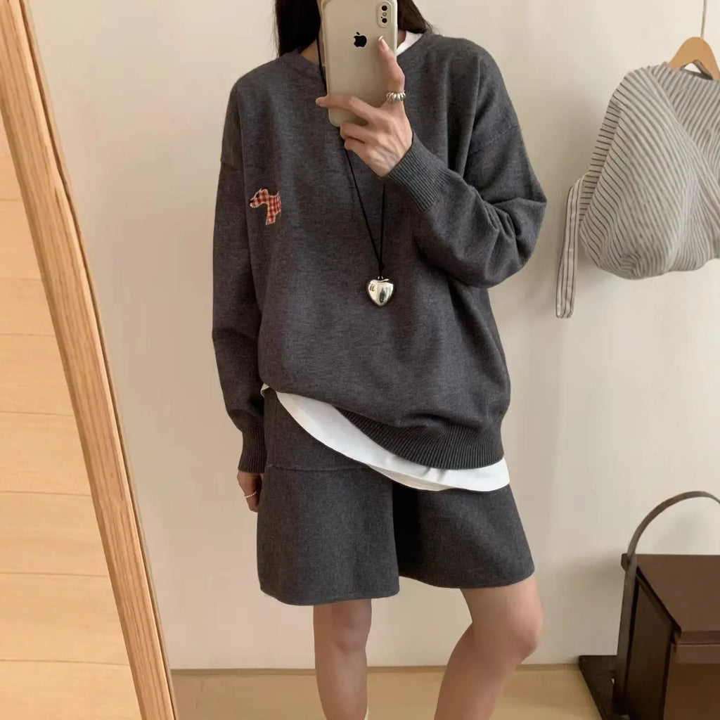 Casual knitted sweater shorts suit with animal embroidery pattern in milk blue colour
