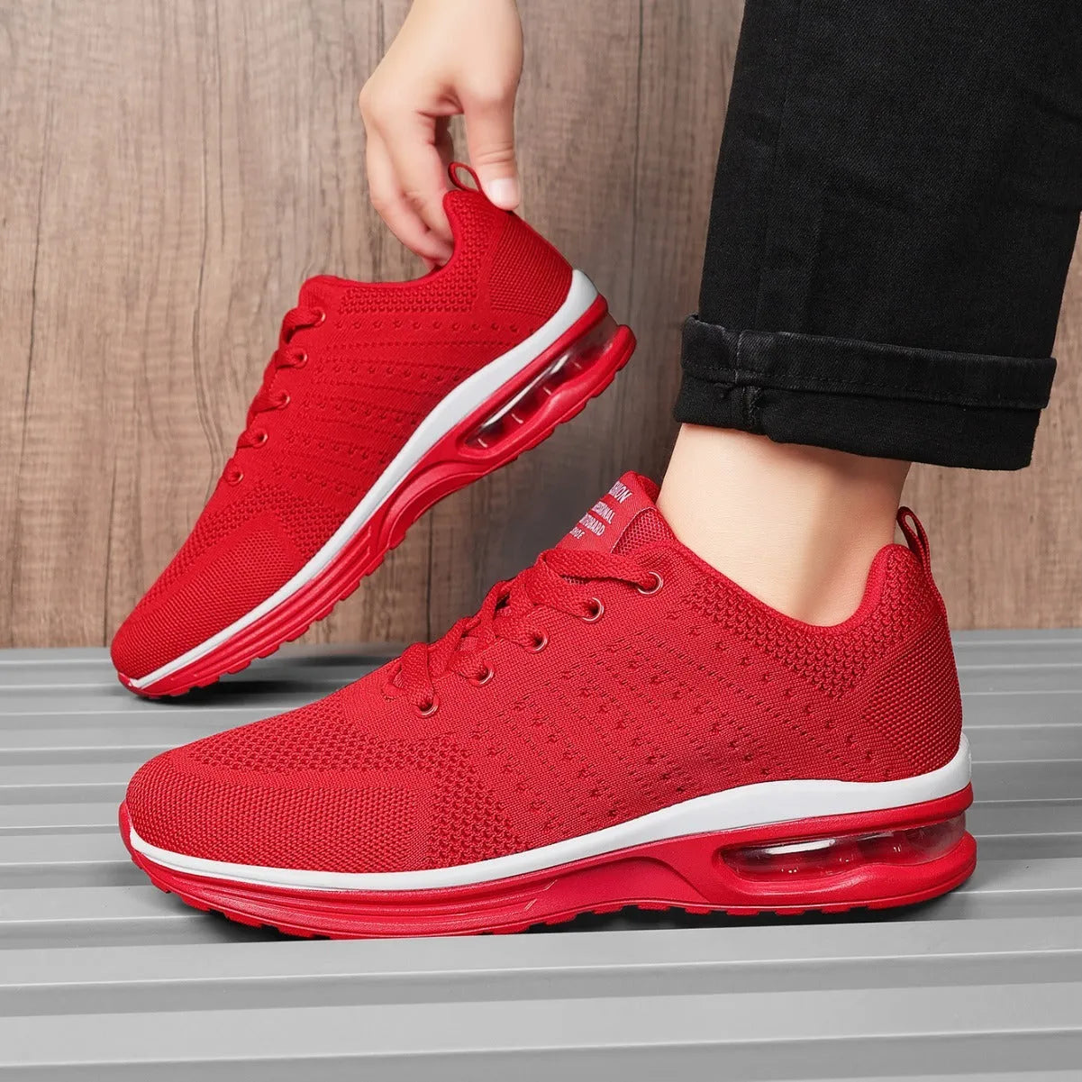 Casual Flyknit Breathable Light Running Shoes in Black with Mesh Upper and PU Sole