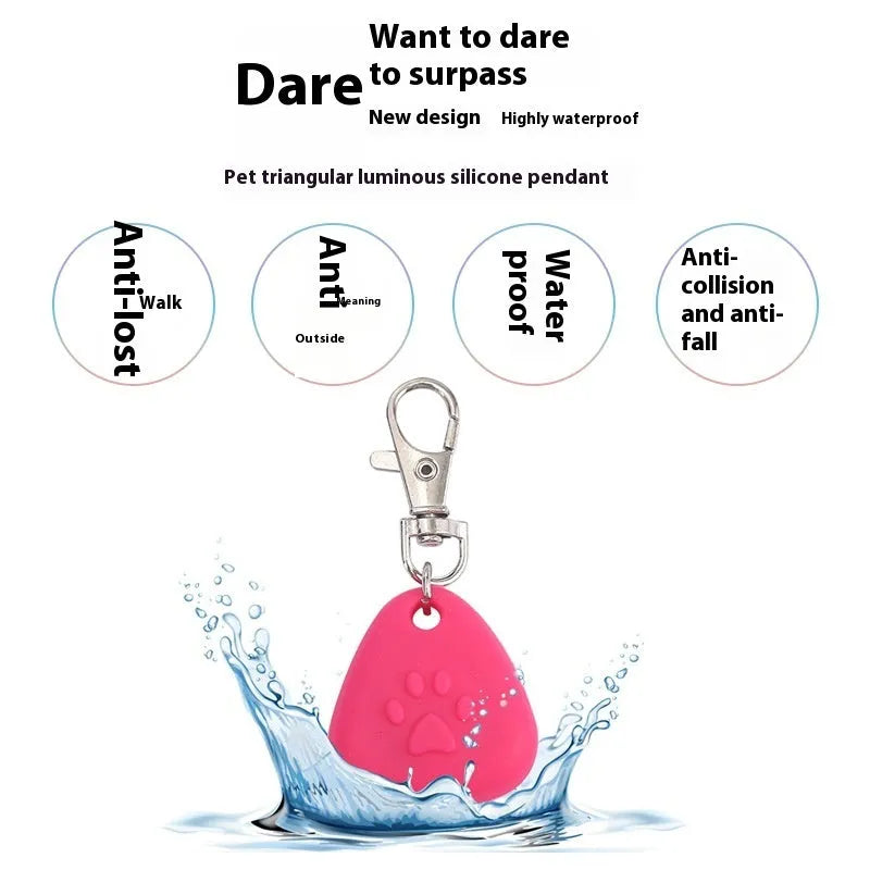 Silicone triangle light-emitting pendant for pet collar, monochrome, in red colour, on cat collar