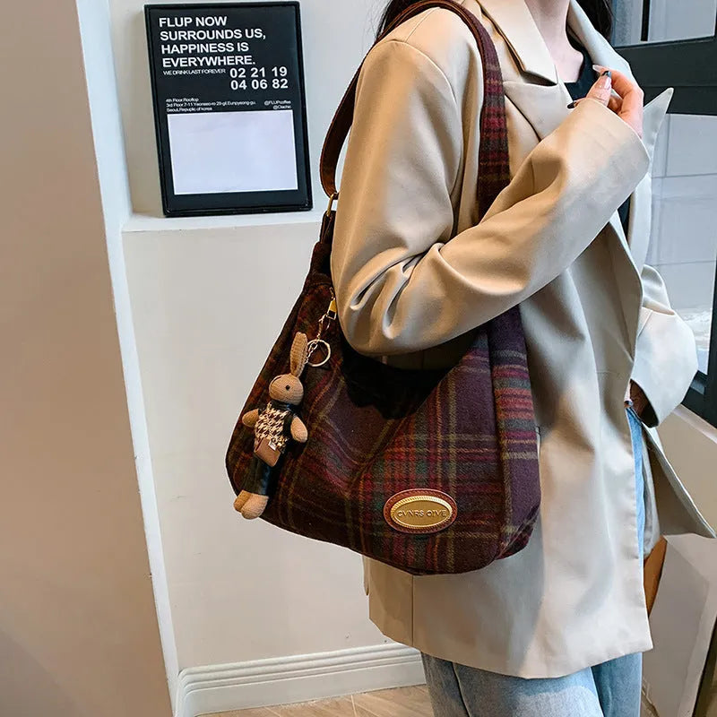 Large capacity woolen shoulder bag for women, horizontal square shape, brown colour with pendant