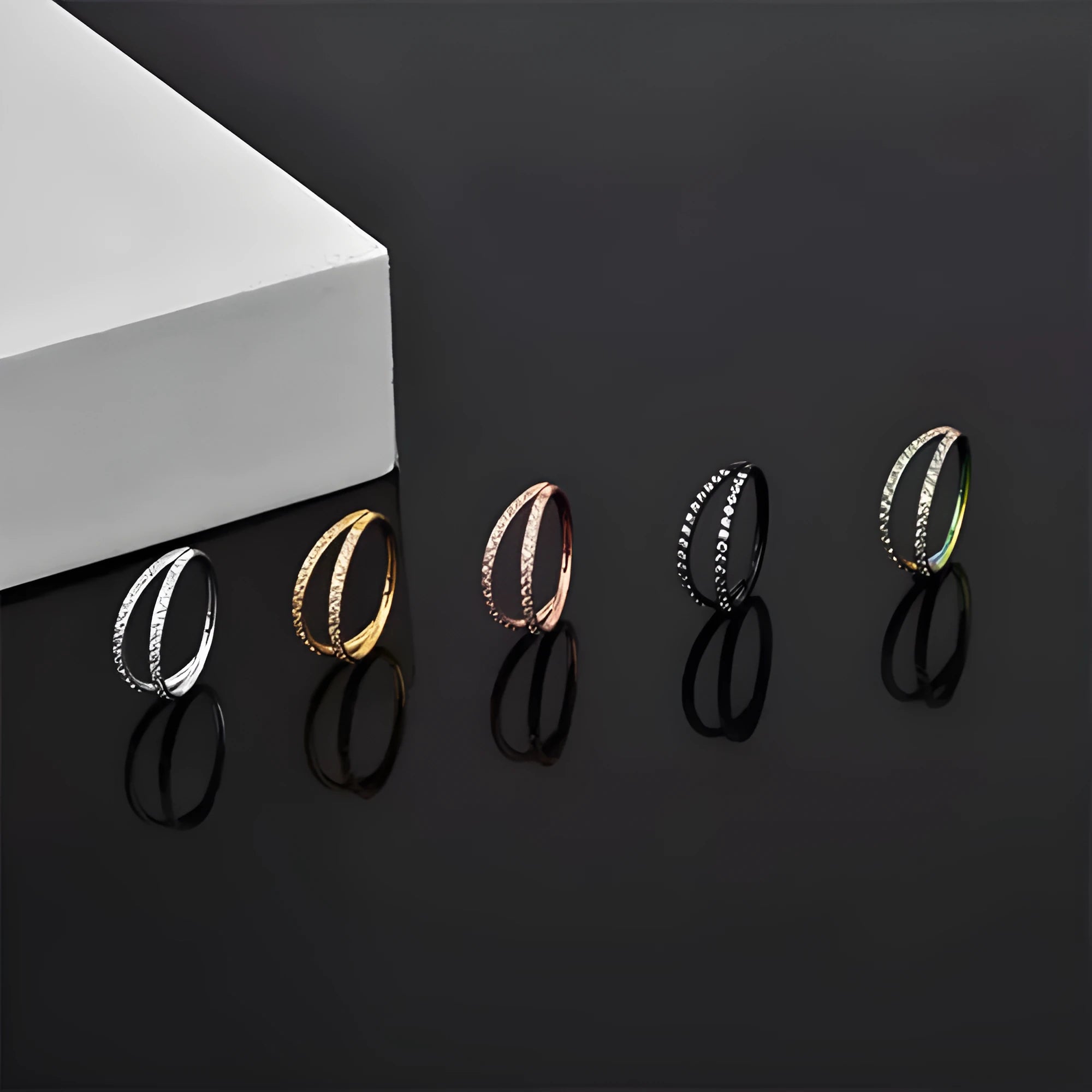 G23 titanium alloy piercing ring with zircon diamond-like coating in gold colour, showing thickness and length dimensions