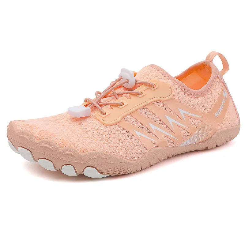 Quick-drying wading river tracing shoes with mesh upper and rubber sole in black, low-top style