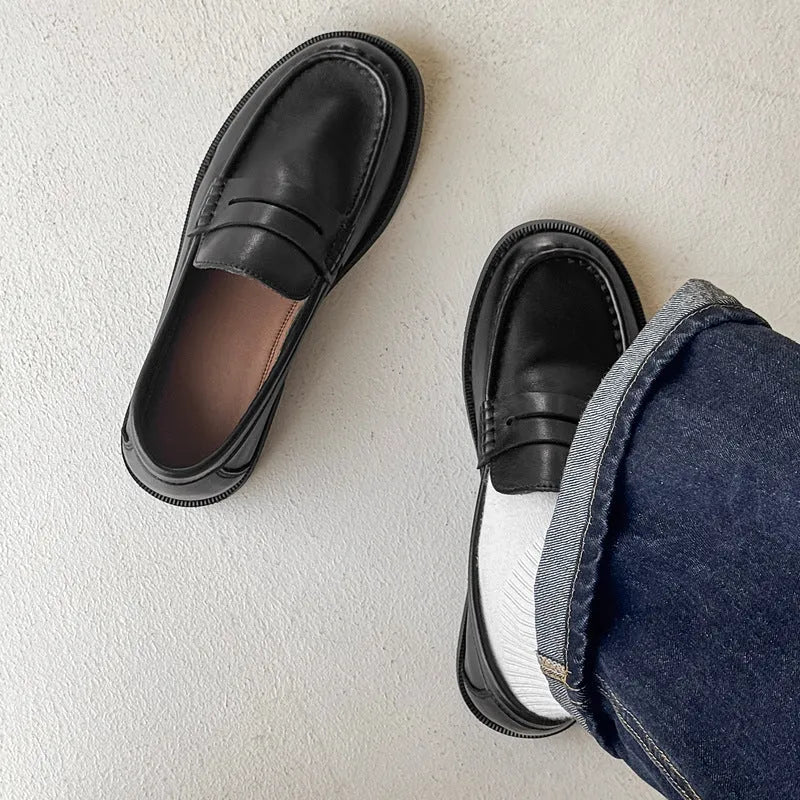 Men's slip-on retro casual shoes in brown with microfiber upper and rubber sole, side view.