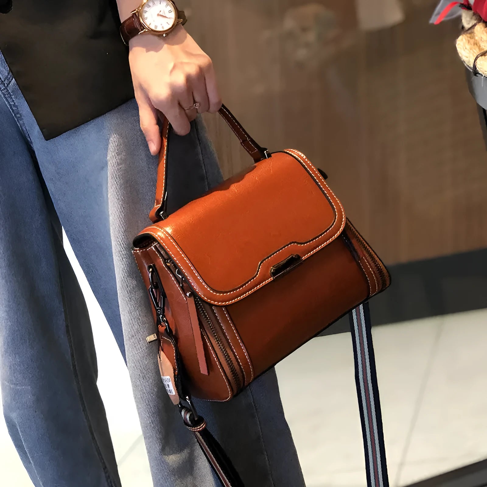 Women's genuine leather messenger bag in horizontal square shape with oil wax finish and multiple internal compartments