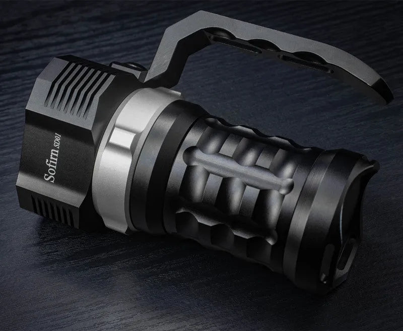 Aluminium alloy diving flashlight with 18cm tube design, shown for outdoor and diving use.