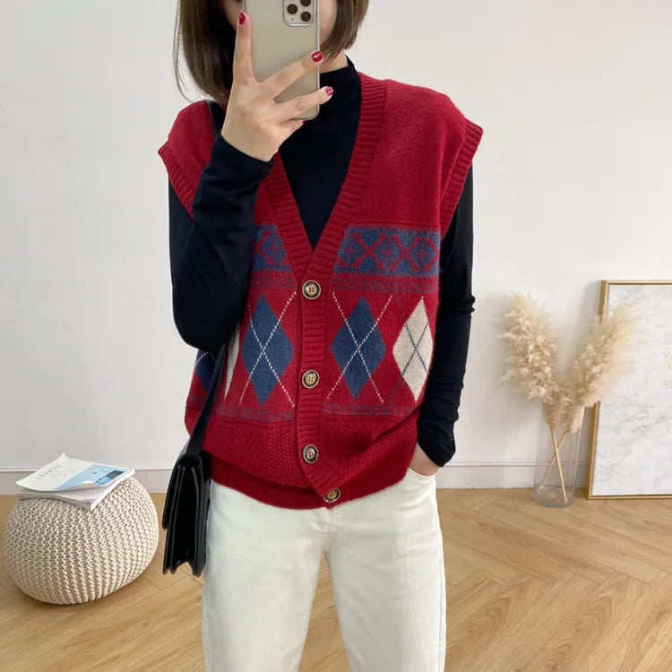 Loose diamond plaid sleeveless cardigan top in khaki colour showing front view