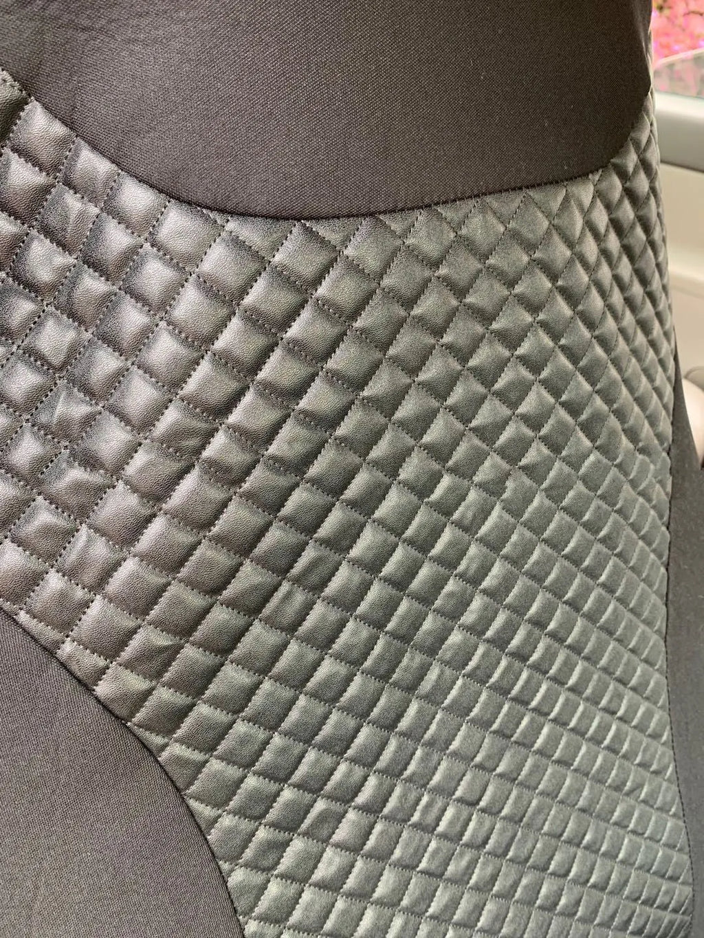 Black quilted universal car seat cover made from PU and polyester fabric